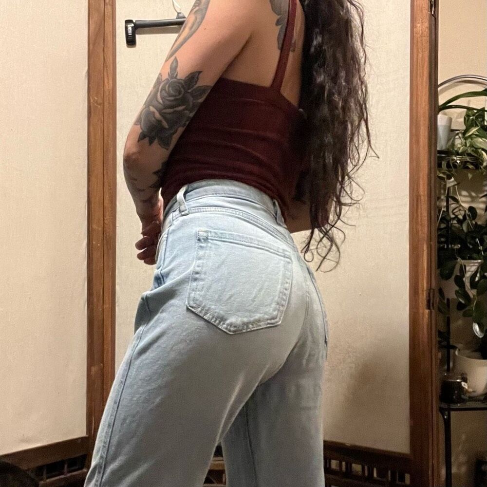 Hollister Ultra High Rise Mom Jean